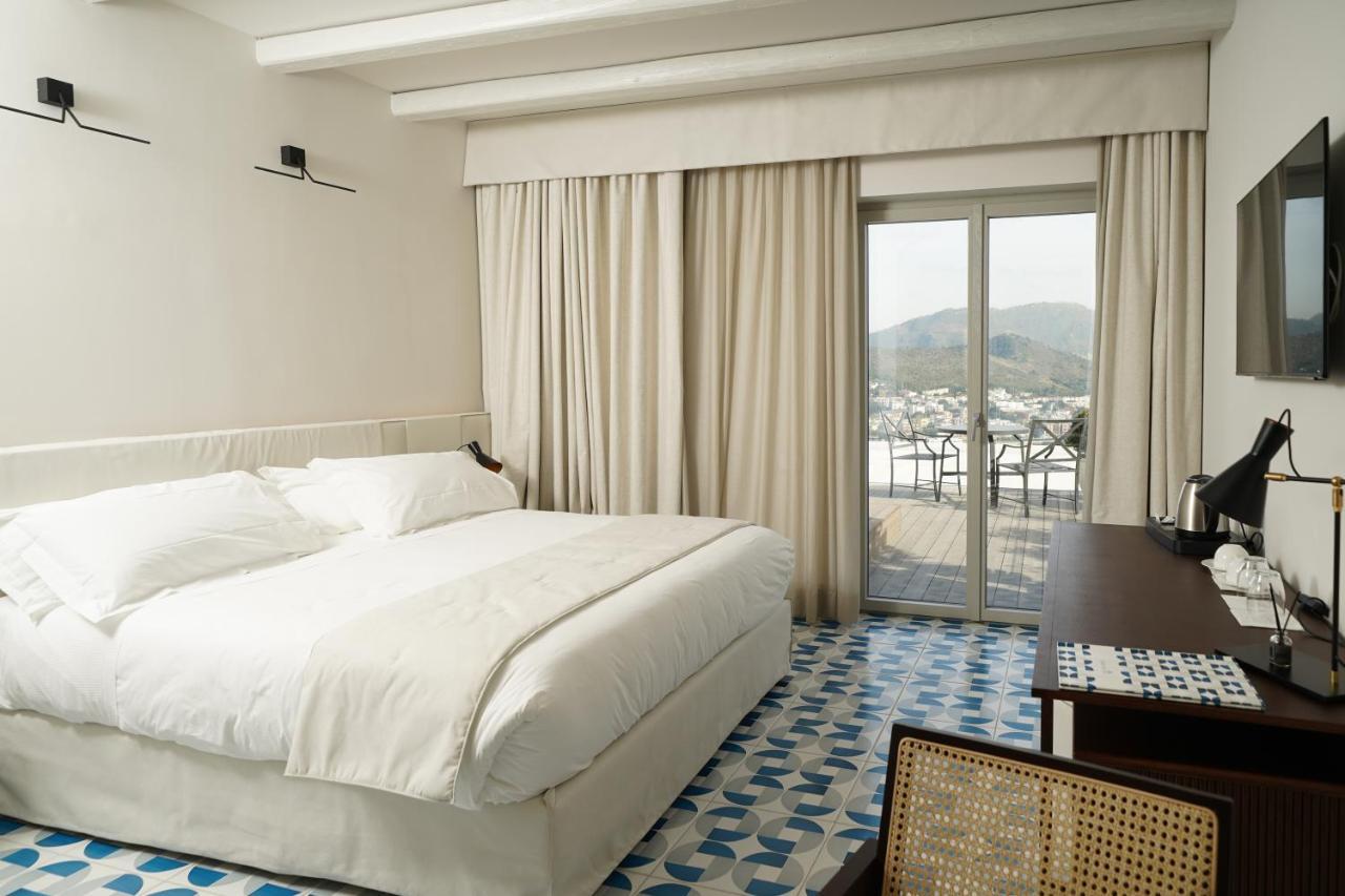 Dimora Dei Lari Hotel Bacoli Bagian luar foto