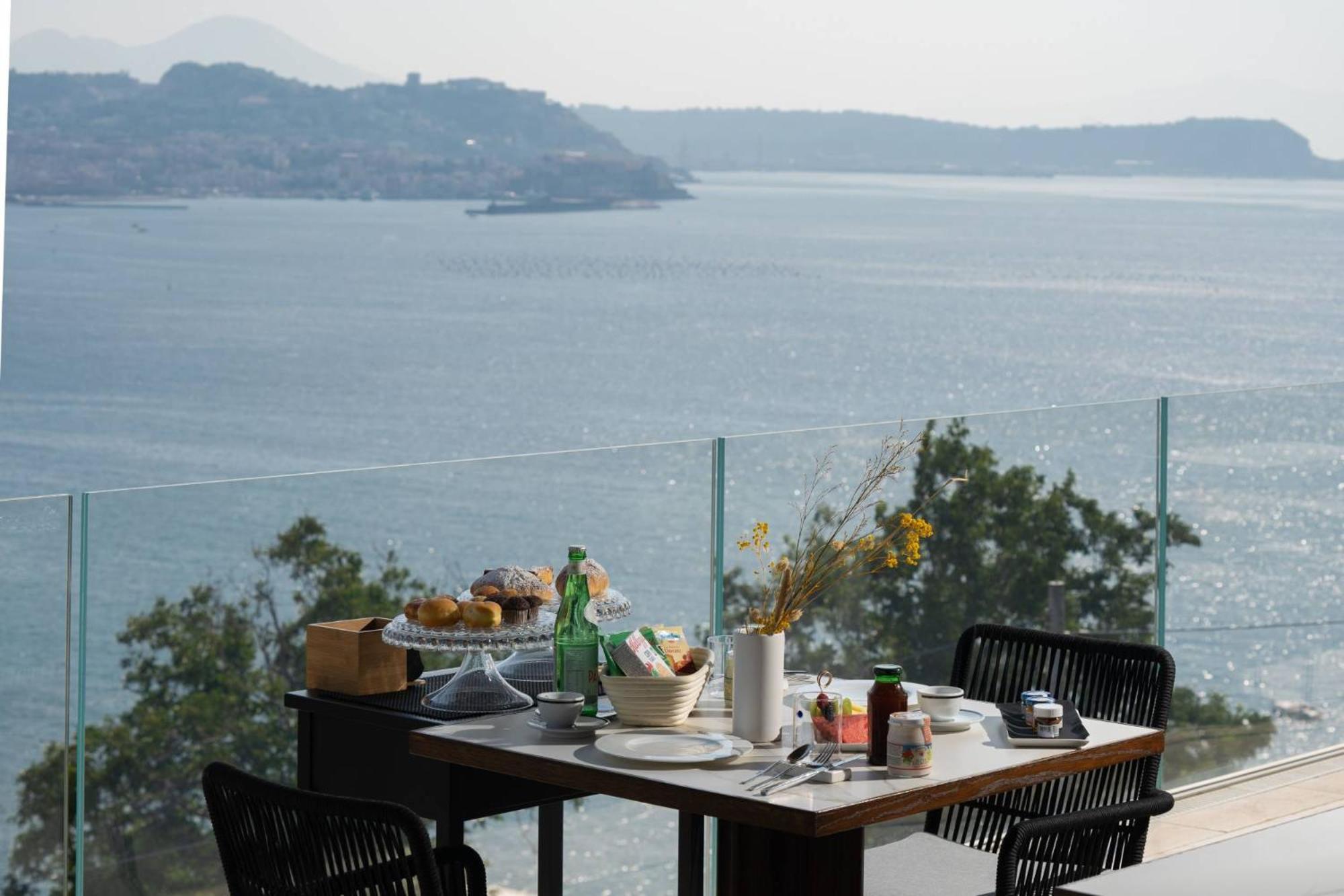 Dimora Dei Lari Hotel Bacoli Bagian luar foto